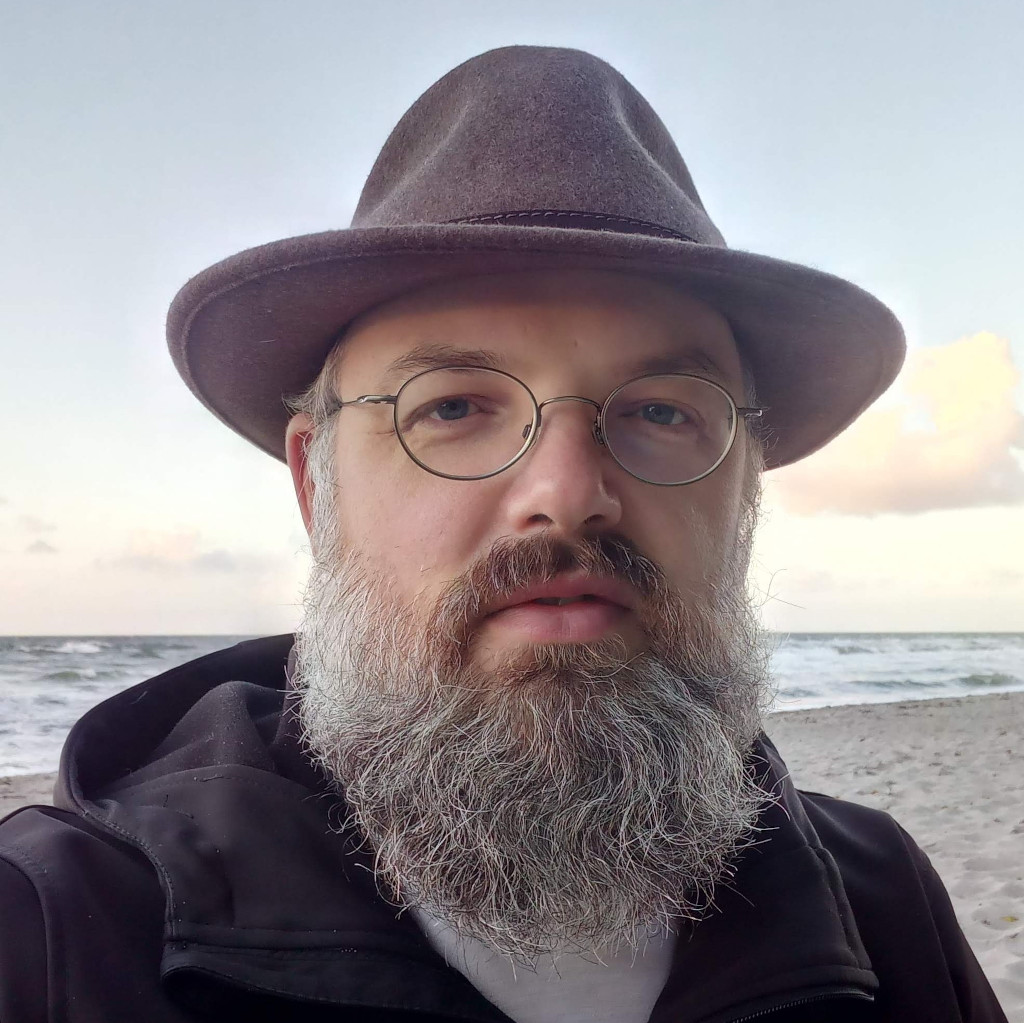 Alexander mit Bart und Hut